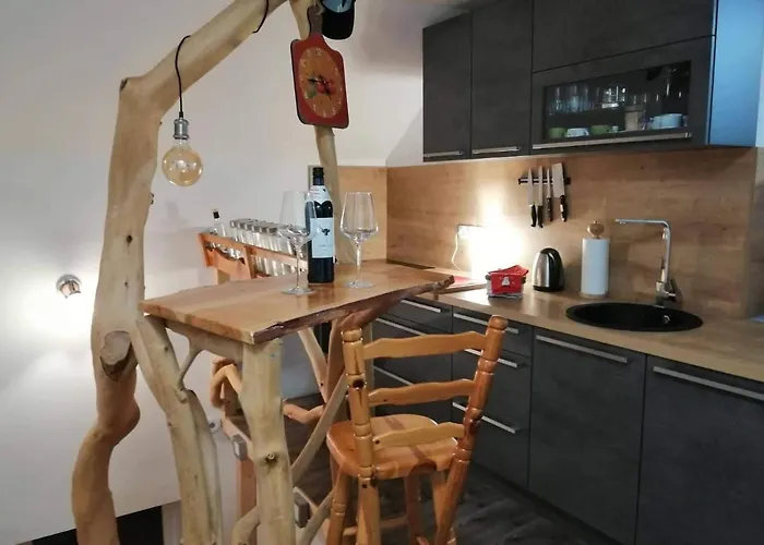 Kaya מויסטראנה